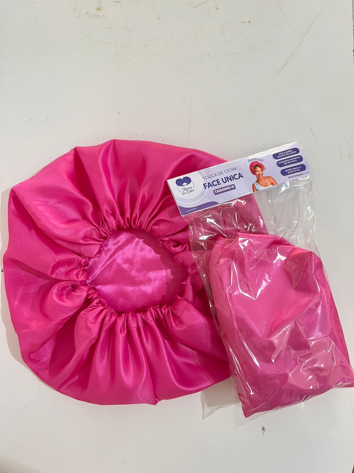 Toucas De Cetim Face Unica Tamanho M - Menina do Cetim