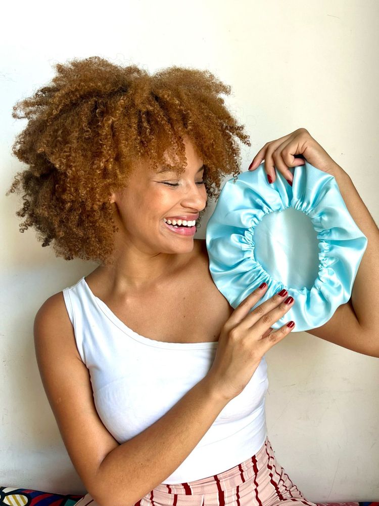 Toucas De Cetim Face Unica Tamanho G - Menina do Cetim